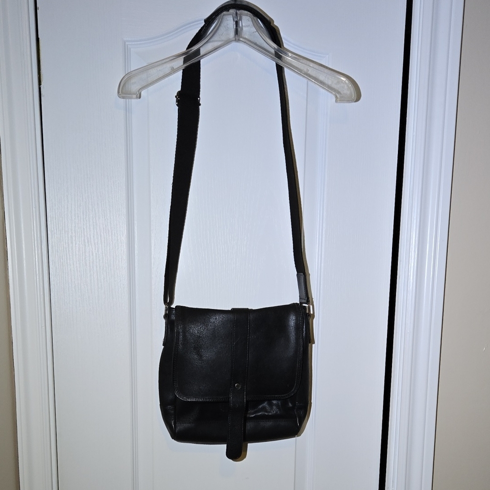 Danier Classic Black Messenger Bag